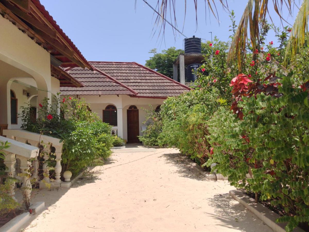 H & H Bungalows Nungwi Exterior photo