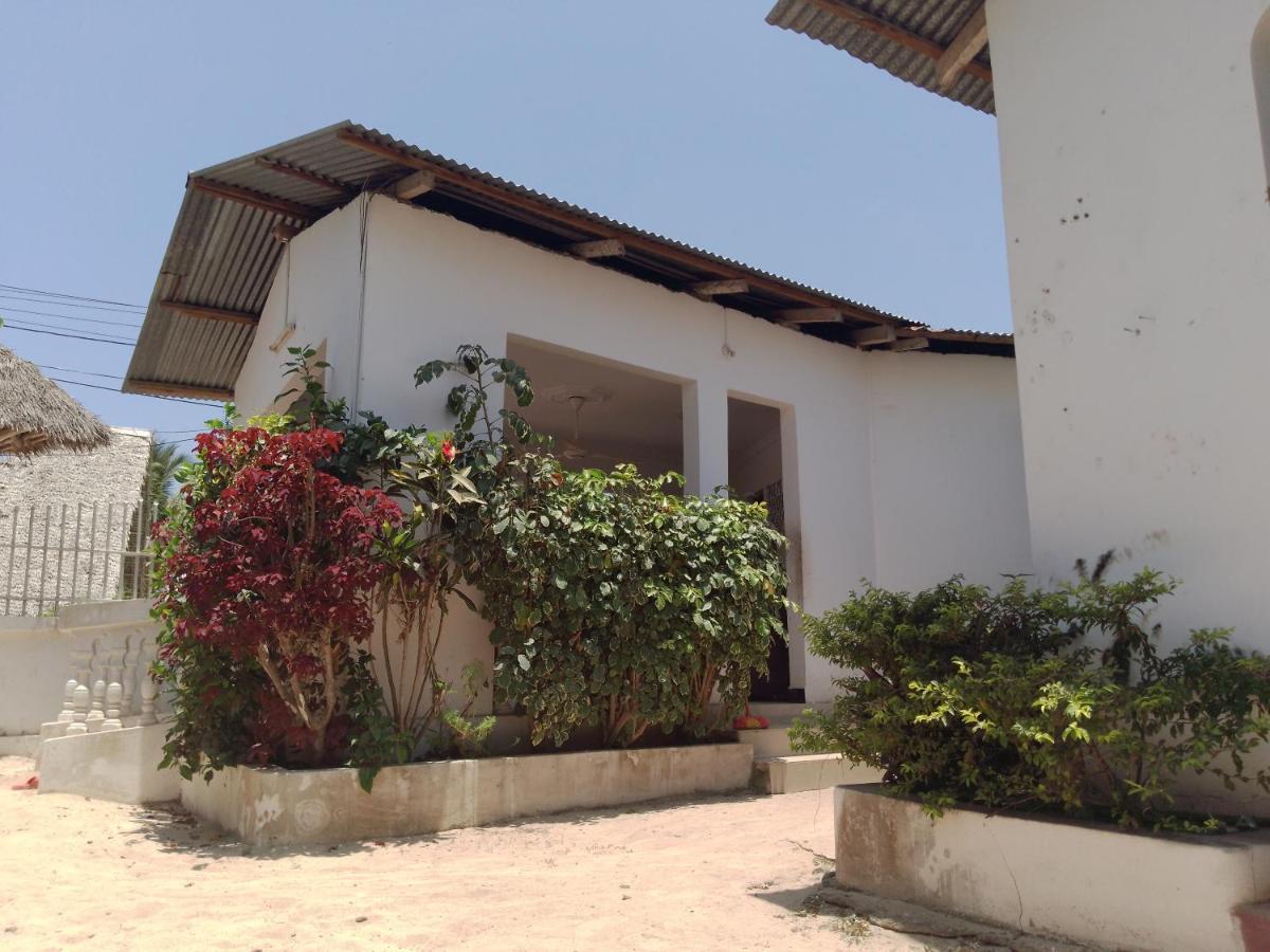 H & H Bungalows Nungwi Exterior photo